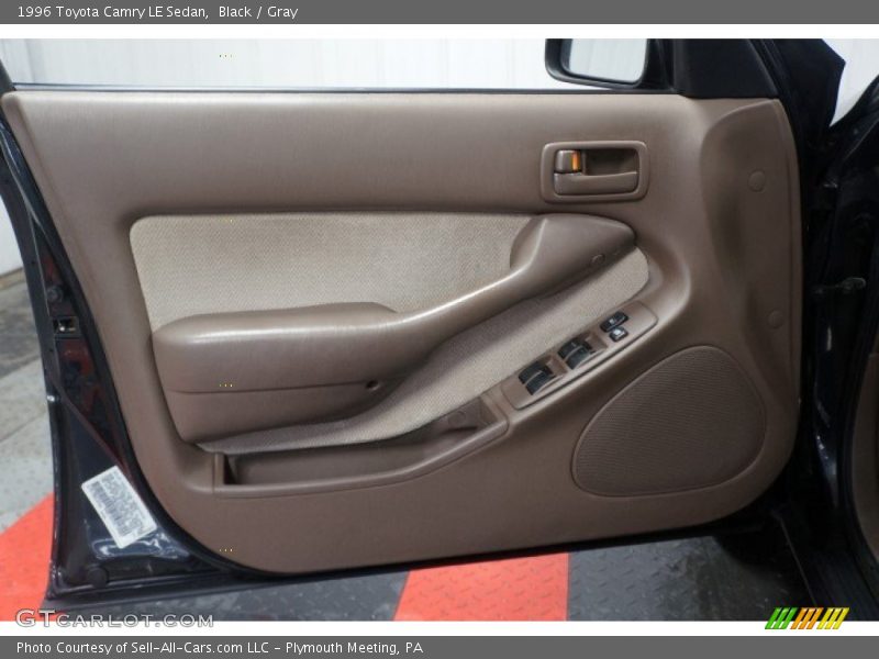 Black / Gray 1996 Toyota Camry LE Sedan