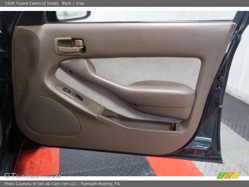 Black / Gray 1996 Toyota Camry LE Sedan