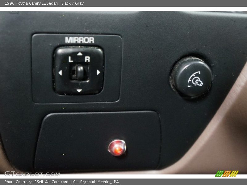 Black / Gray 1996 Toyota Camry LE Sedan