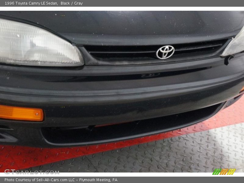 Black / Gray 1996 Toyota Camry LE Sedan
