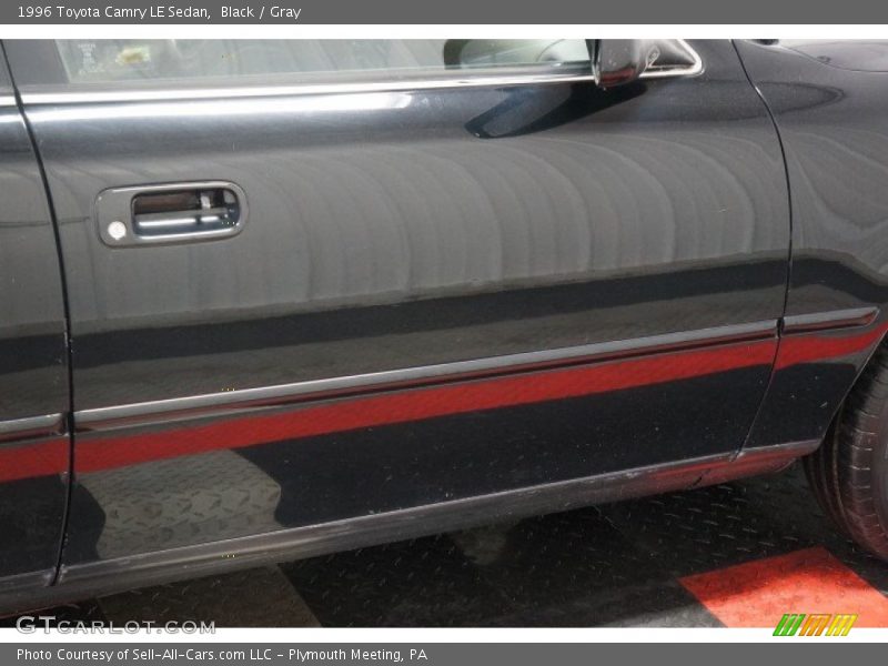 Black / Gray 1996 Toyota Camry LE Sedan