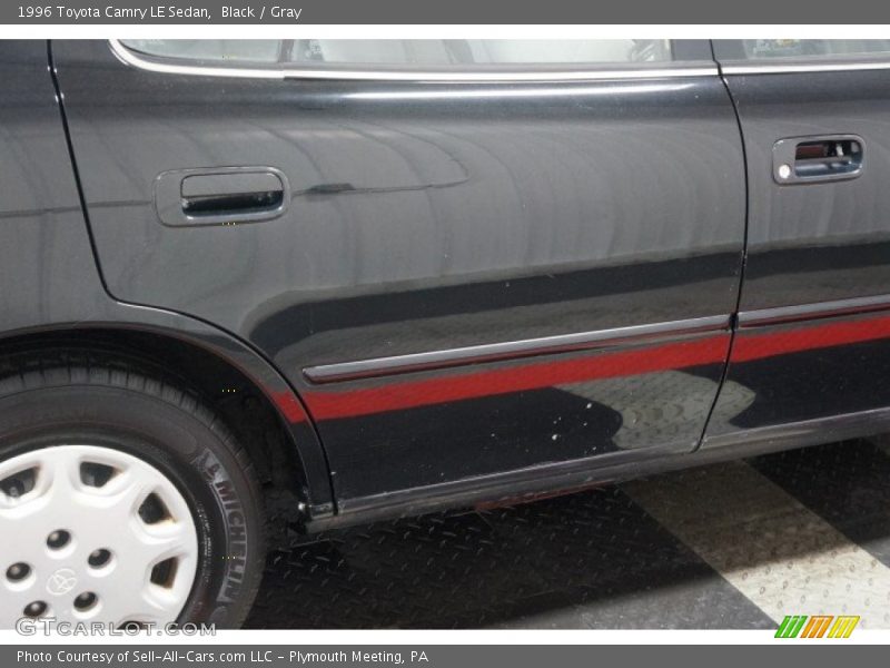 Black / Gray 1996 Toyota Camry LE Sedan