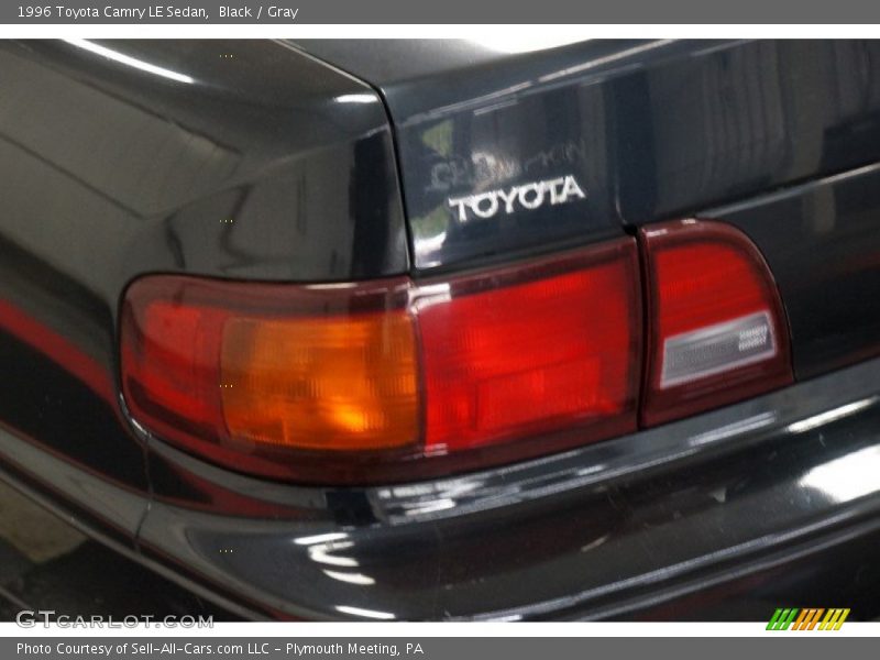 Black / Gray 1996 Toyota Camry LE Sedan