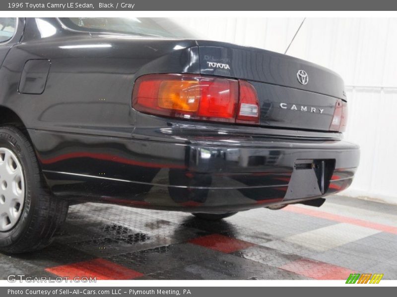 Black / Gray 1996 Toyota Camry LE Sedan