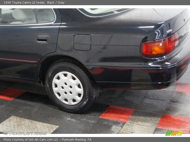 Black / Gray 1996 Toyota Camry LE Sedan