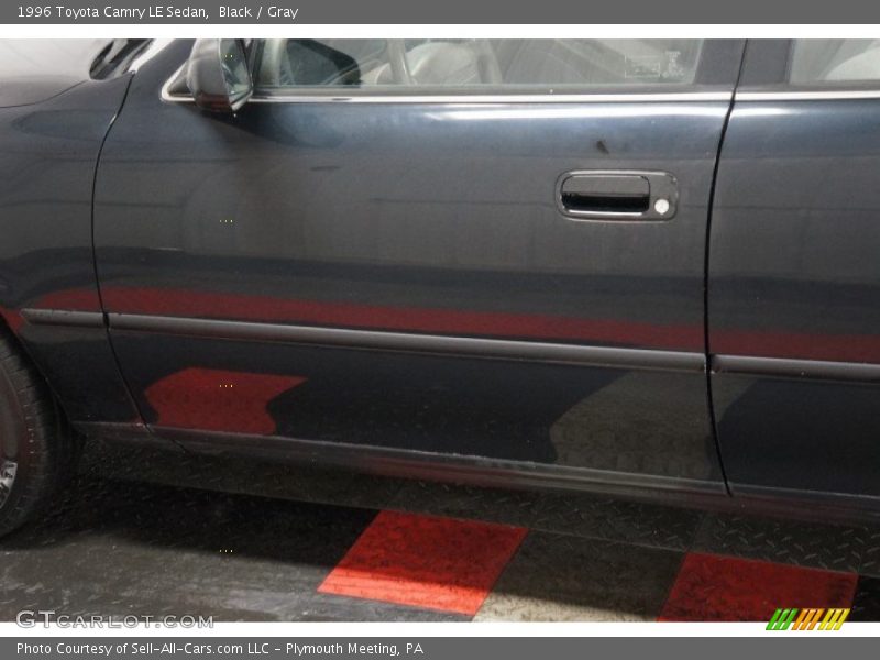 Black / Gray 1996 Toyota Camry LE Sedan