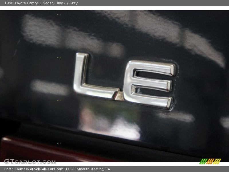 Black / Gray 1996 Toyota Camry LE Sedan