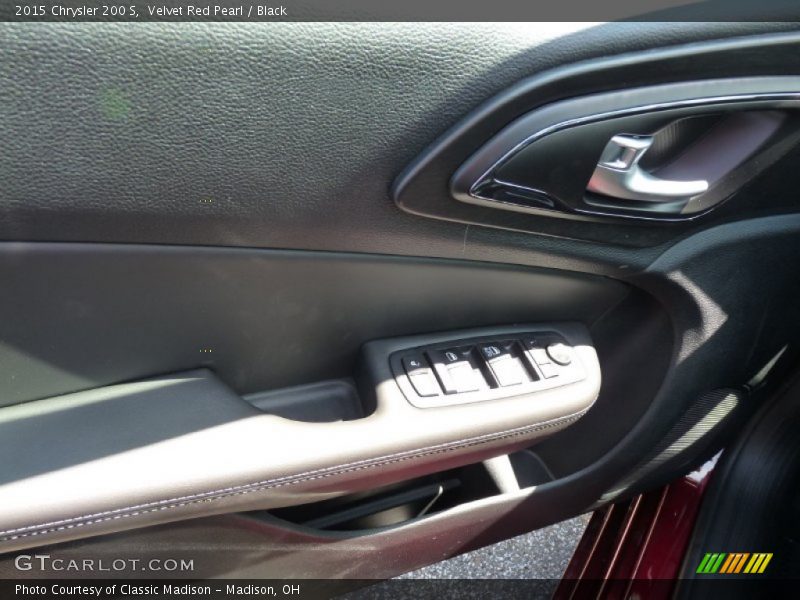 Velvet Red Pearl / Black 2015 Chrysler 200 S
