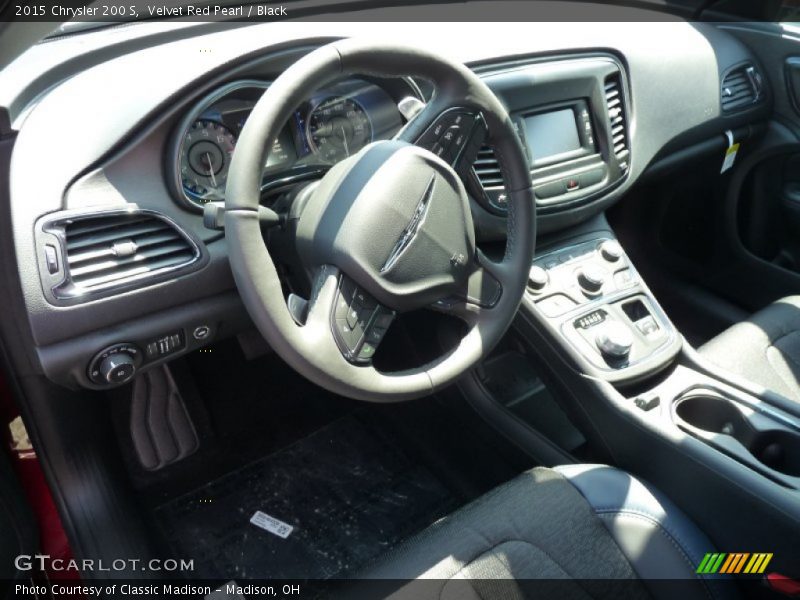 Velvet Red Pearl / Black 2015 Chrysler 200 S