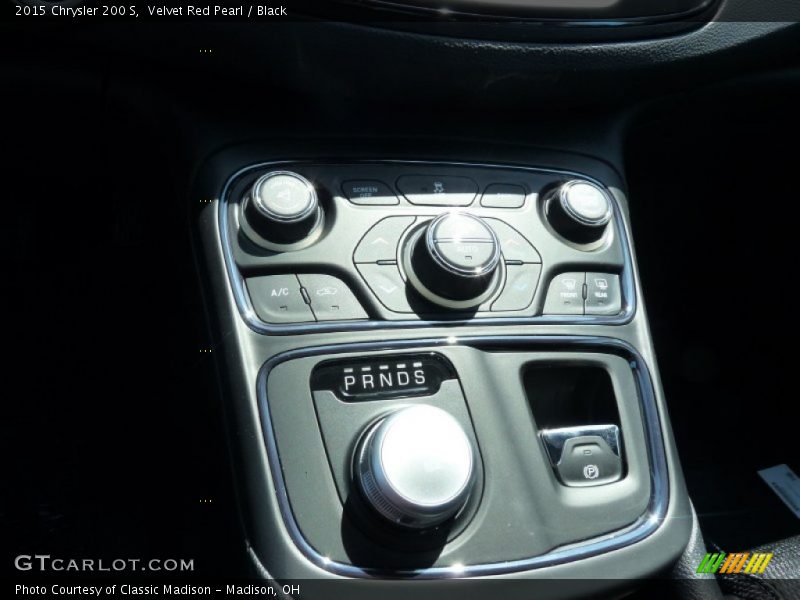 Velvet Red Pearl / Black 2015 Chrysler 200 S