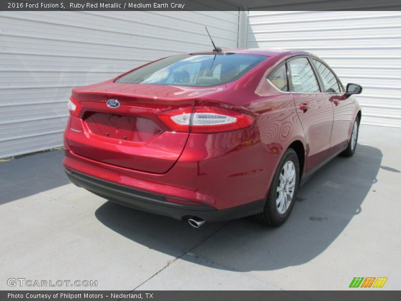 Ruby Red Metallic / Medium Earth Gray 2016 Ford Fusion S