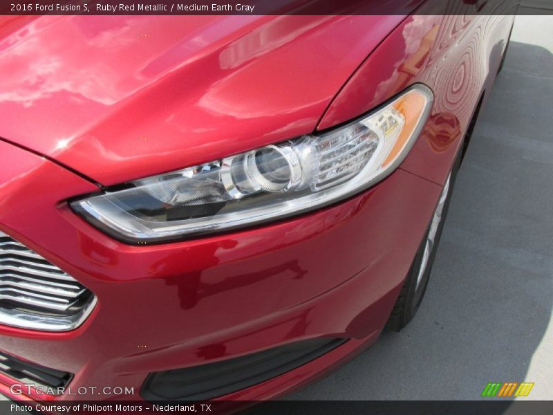 Ruby Red Metallic / Medium Earth Gray 2016 Ford Fusion S
