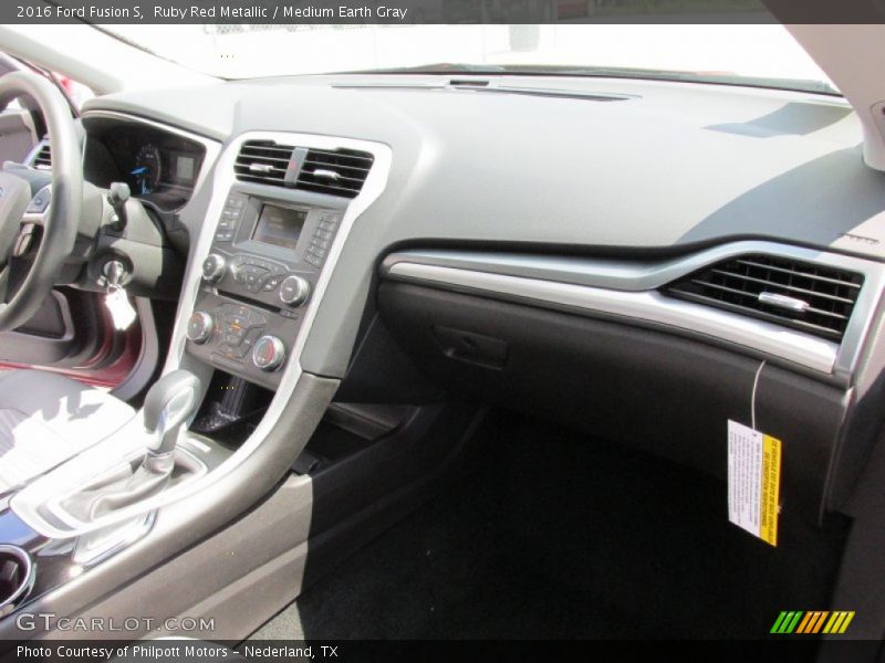 Ruby Red Metallic / Medium Earth Gray 2016 Ford Fusion S