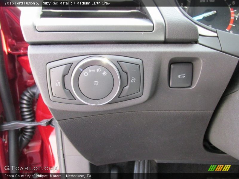Ruby Red Metallic / Medium Earth Gray 2016 Ford Fusion S