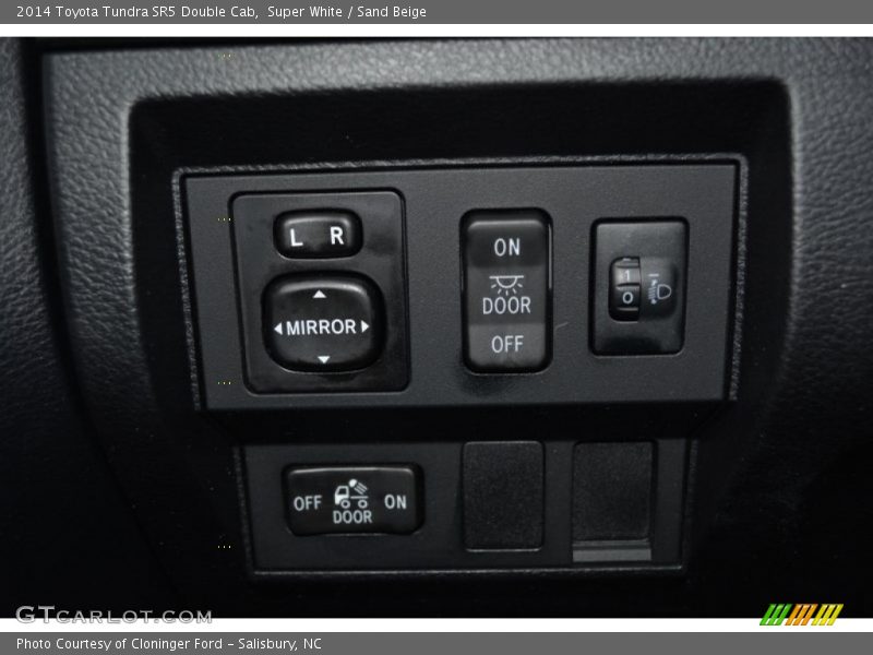 Super White / Sand Beige 2014 Toyota Tundra SR5 Double Cab