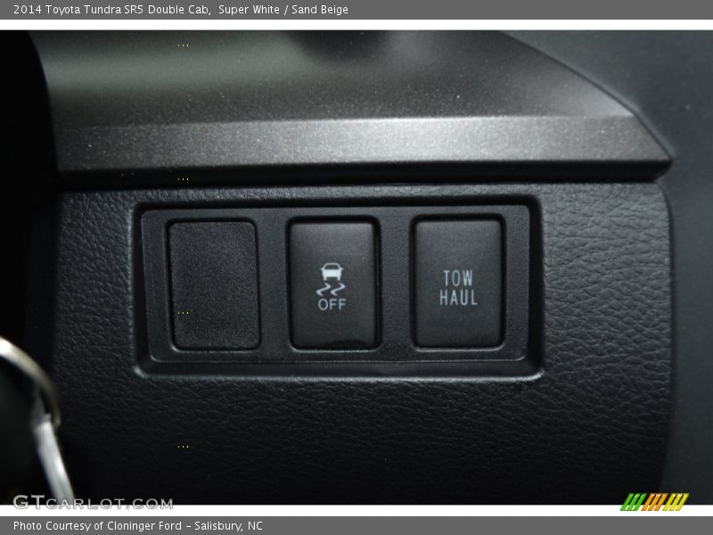 Super White / Sand Beige 2014 Toyota Tundra SR5 Double Cab