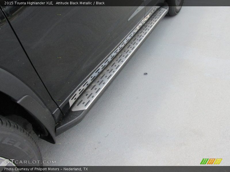 Attitude Black Metallic / Black 2015 Toyota Highlander XLE