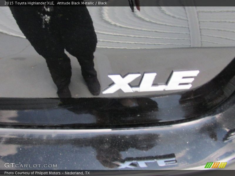Attitude Black Metallic / Black 2015 Toyota Highlander XLE