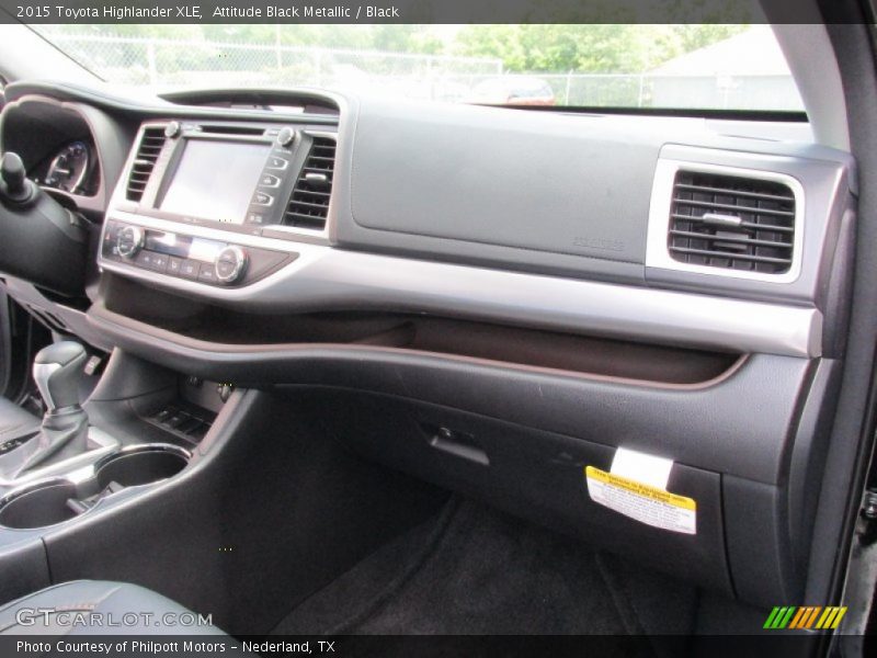 Attitude Black Metallic / Black 2015 Toyota Highlander XLE