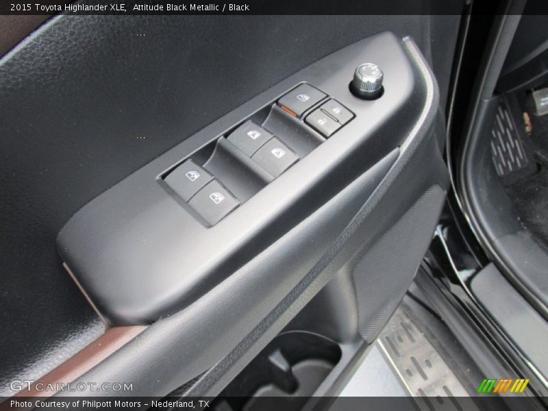 Attitude Black Metallic / Black 2015 Toyota Highlander XLE