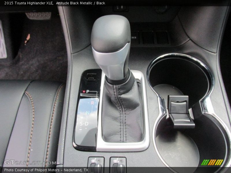 Attitude Black Metallic / Black 2015 Toyota Highlander XLE