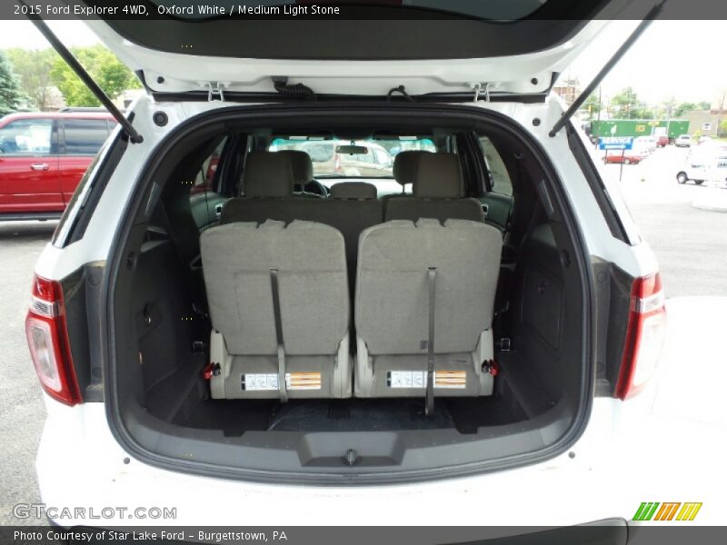 Oxford White / Medium Light Stone 2015 Ford Explorer 4WD