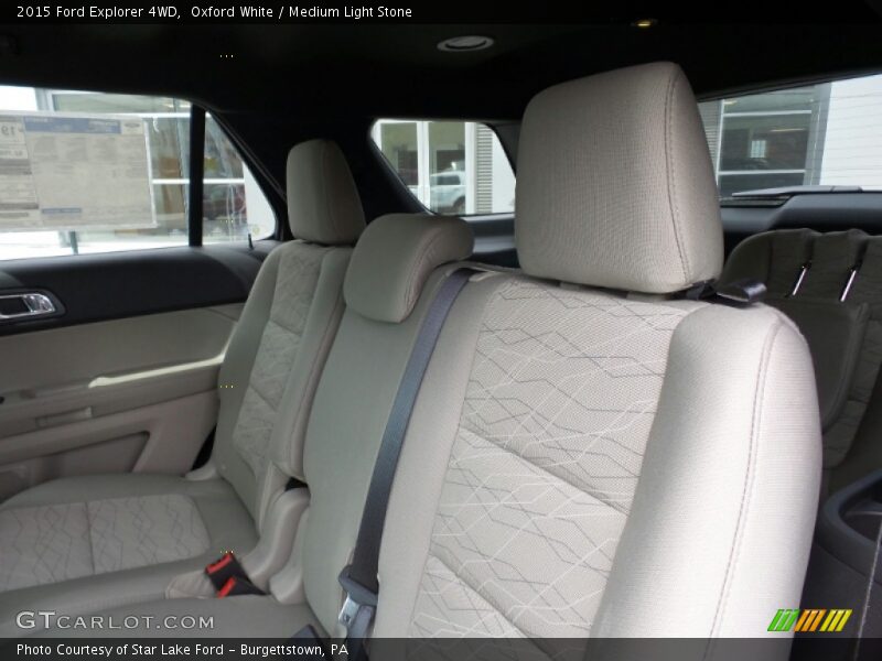 Oxford White / Medium Light Stone 2015 Ford Explorer 4WD