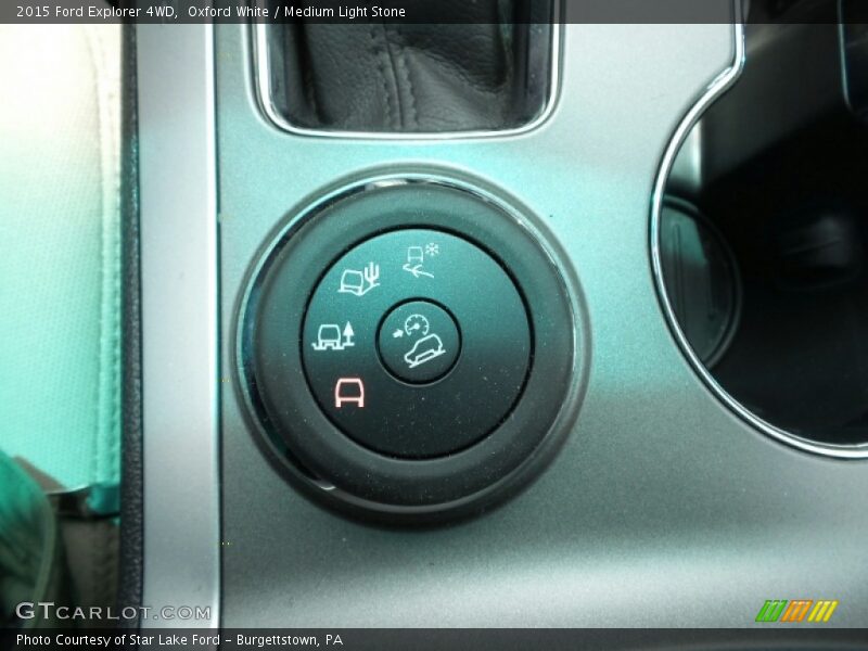 Oxford White / Medium Light Stone 2015 Ford Explorer 4WD