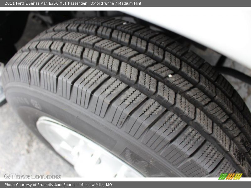 Oxford White / Medium Flint 2011 Ford E Series Van E350 XLT Passenger