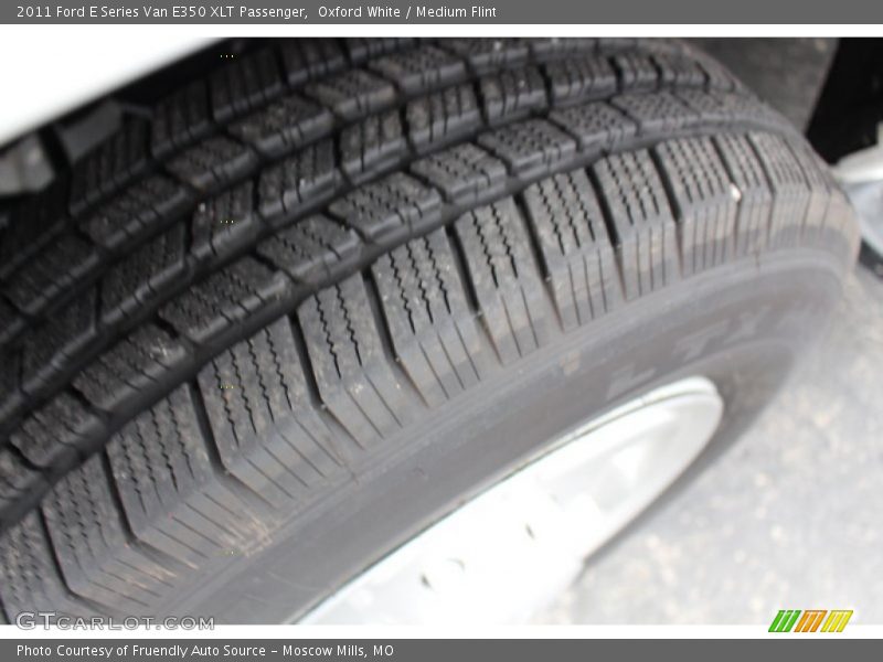 Oxford White / Medium Flint 2011 Ford E Series Van E350 XLT Passenger