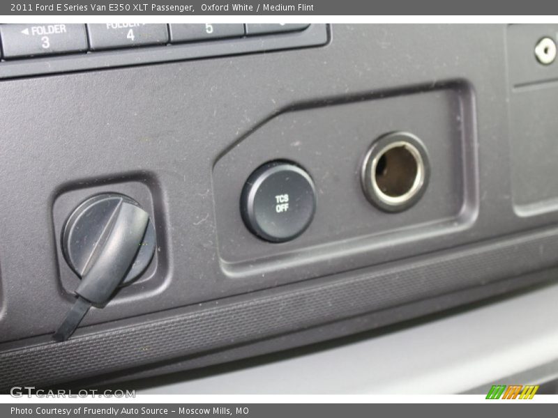 Oxford White / Medium Flint 2011 Ford E Series Van E350 XLT Passenger