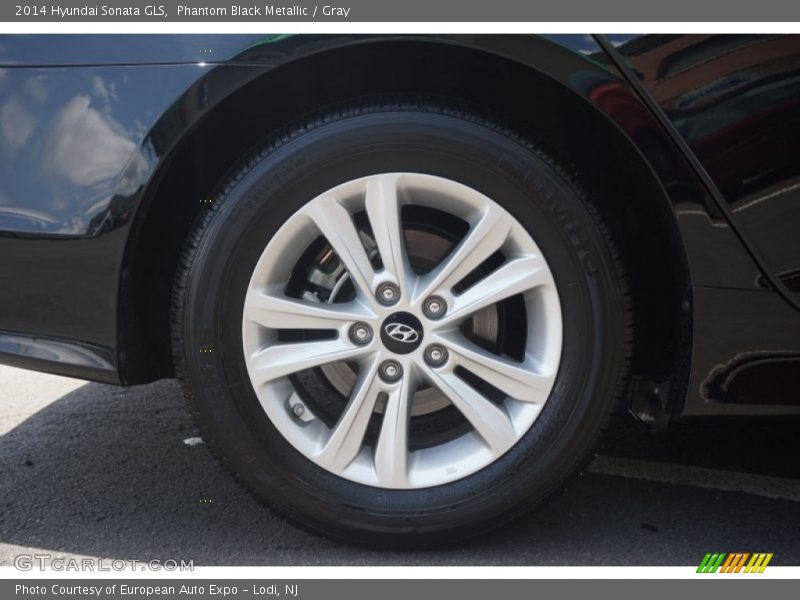 Phantom Black Metallic / Gray 2014 Hyundai Sonata GLS