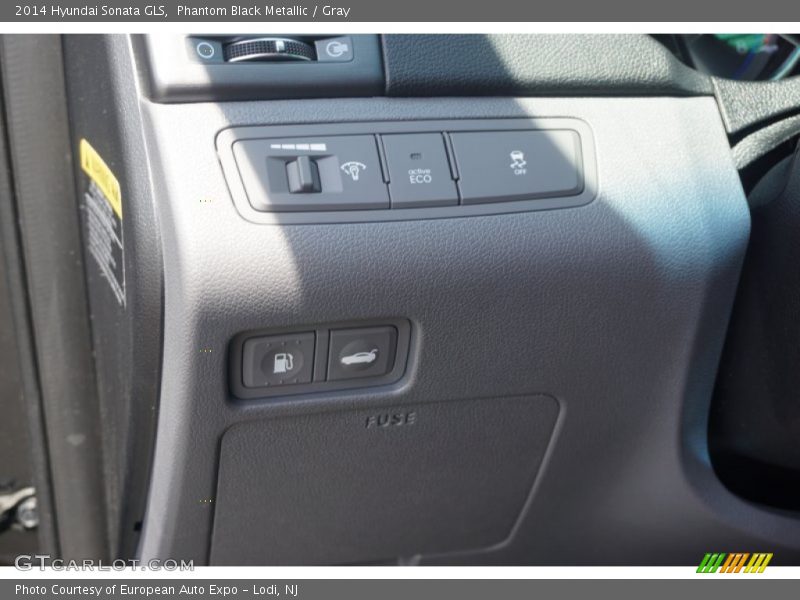 Phantom Black Metallic / Gray 2014 Hyundai Sonata GLS