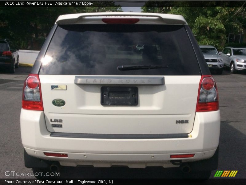 Alaska White / Ebony 2010 Land Rover LR2 HSE