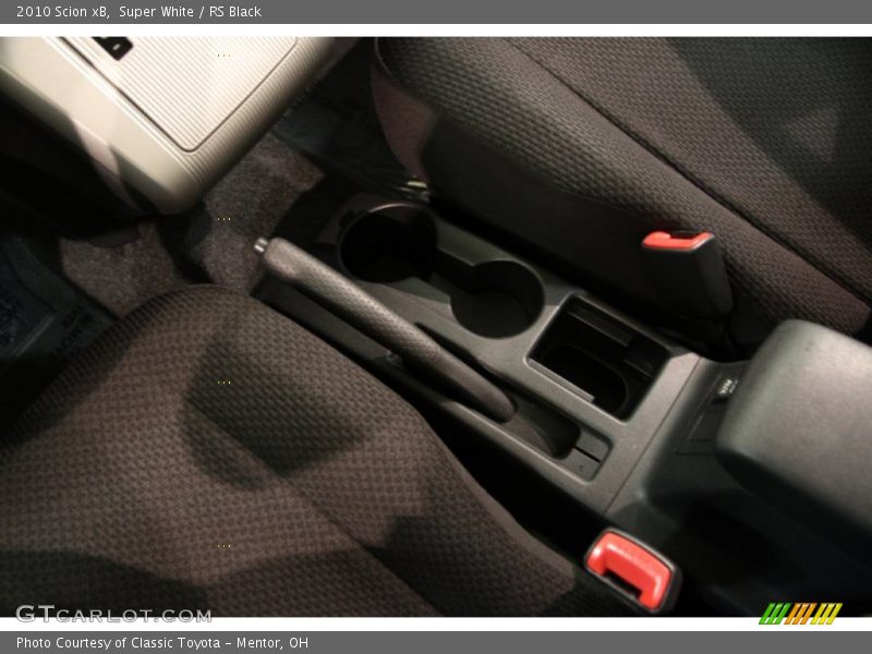 Super White / RS Black 2010 Scion xB
