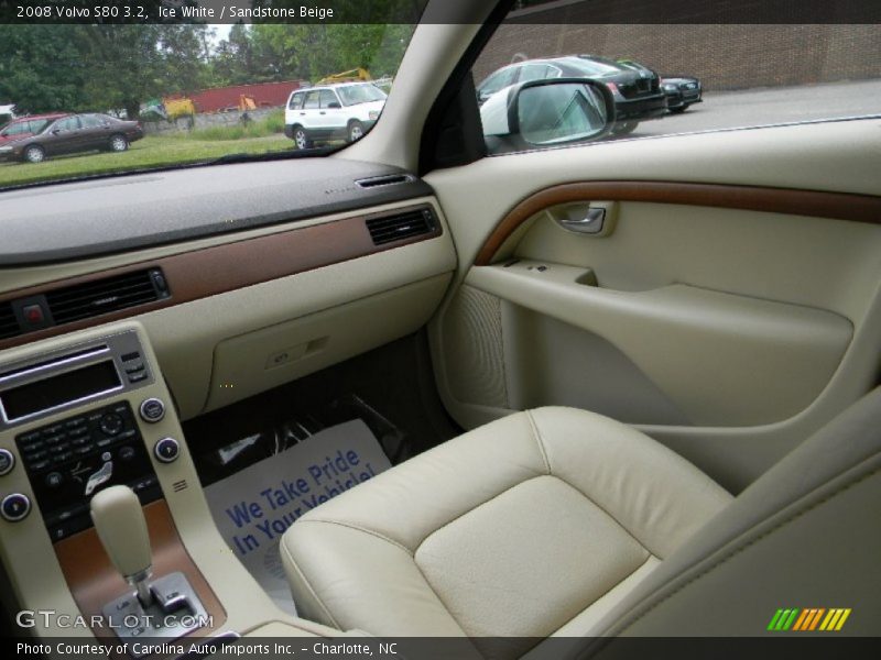 Ice White / Sandstone Beige 2008 Volvo S80 3.2