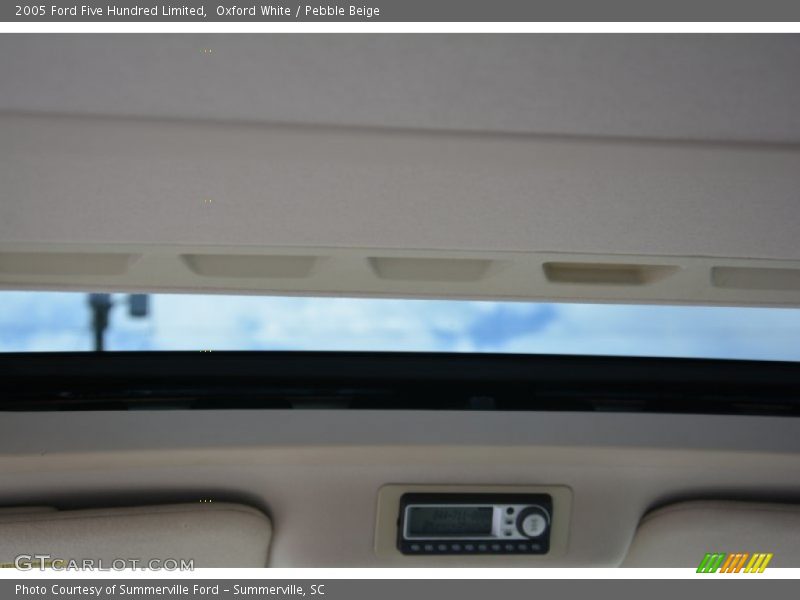 Oxford White / Pebble Beige 2005 Ford Five Hundred Limited