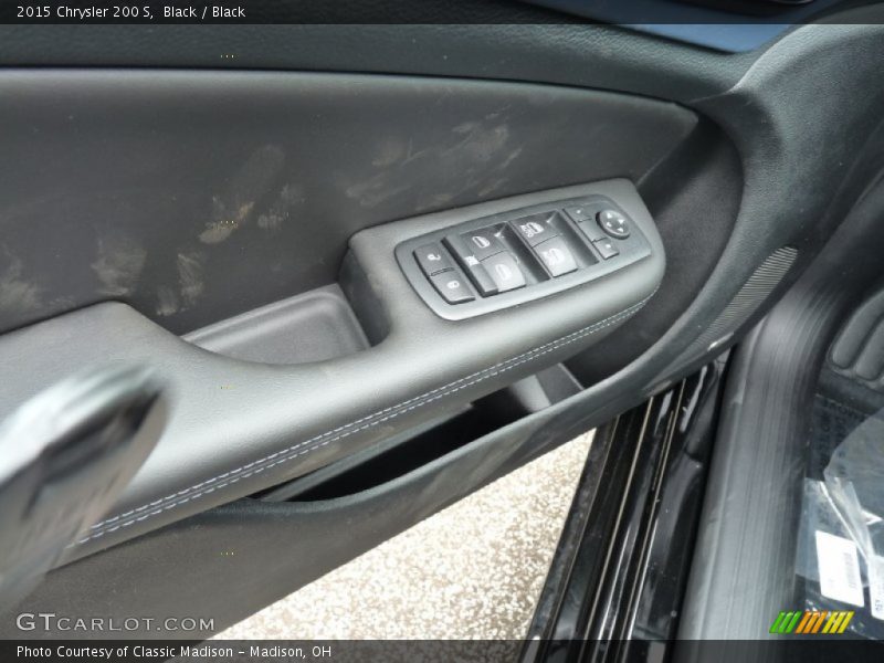 Black / Black 2015 Chrysler 200 S