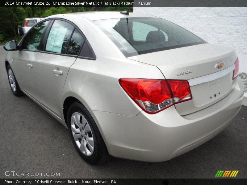 Champagne Silver Metallic / Jet Black/Medium Titanium 2014 Chevrolet Cruze LS