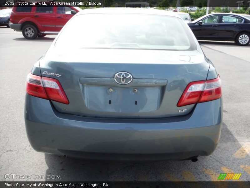 Aloe Green Metallic / Bisque 2009 Toyota Camry LE