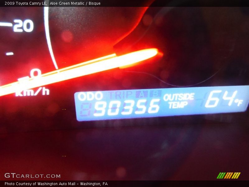 Aloe Green Metallic / Bisque 2009 Toyota Camry LE