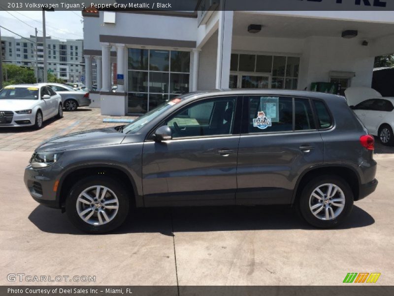 Pepper Gray Metallic / Black 2013 Volkswagen Tiguan S