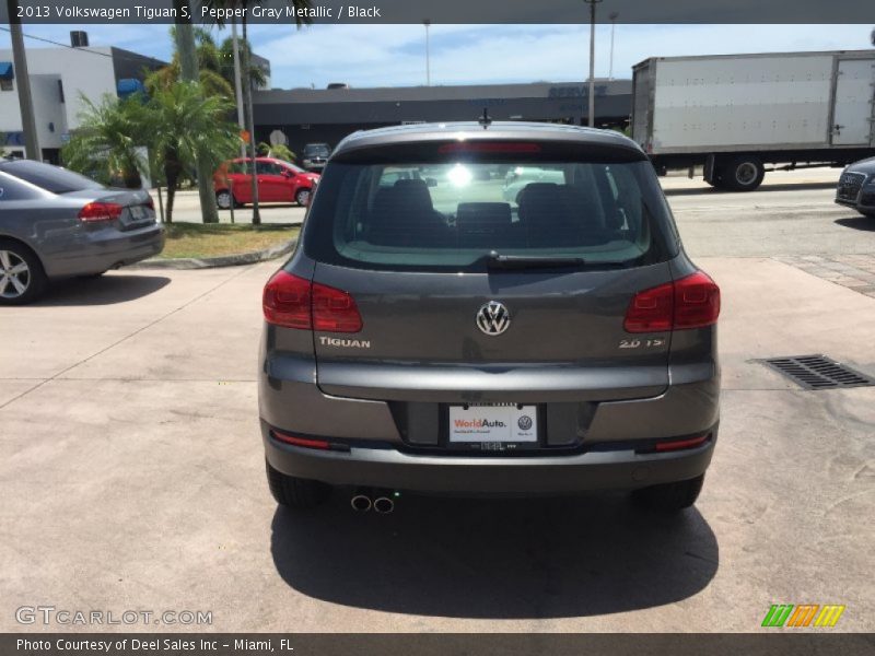 Pepper Gray Metallic / Black 2013 Volkswagen Tiguan S