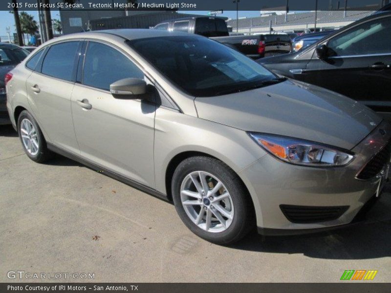 Tectonic Metallic / Medium Light Stone 2015 Ford Focus SE Sedan