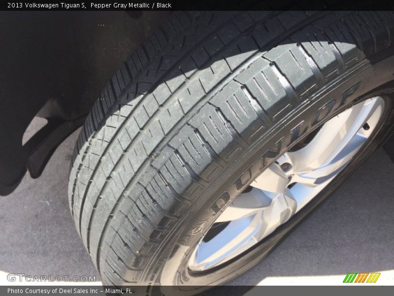 Pepper Gray Metallic / Black 2013 Volkswagen Tiguan S