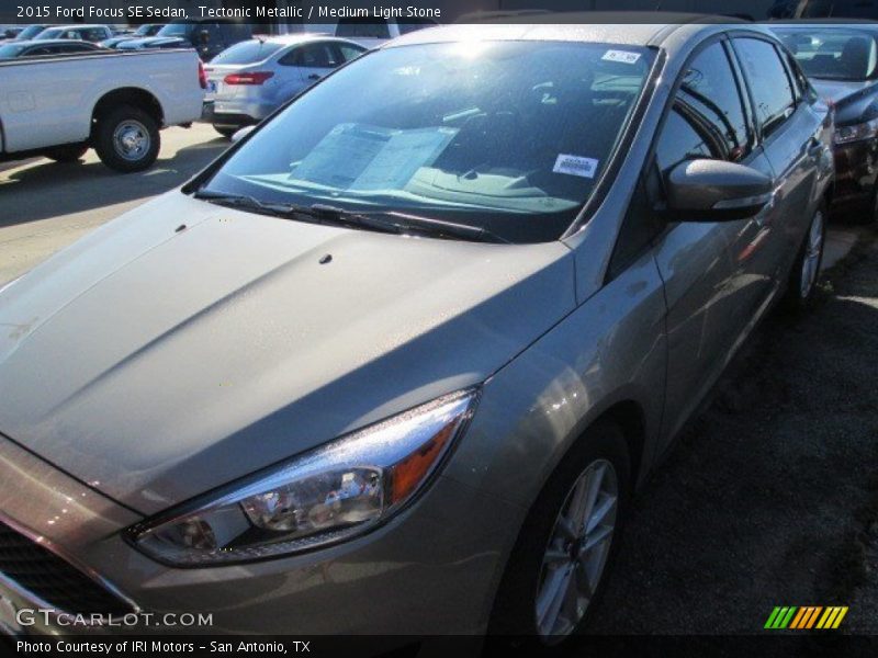 Tectonic Metallic / Medium Light Stone 2015 Ford Focus SE Sedan
