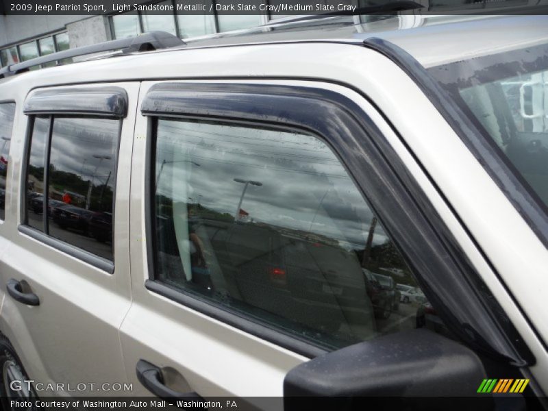 Light Sandstone Metallic / Dark Slate Gray/Medium Slate Gray 2009 Jeep Patriot Sport