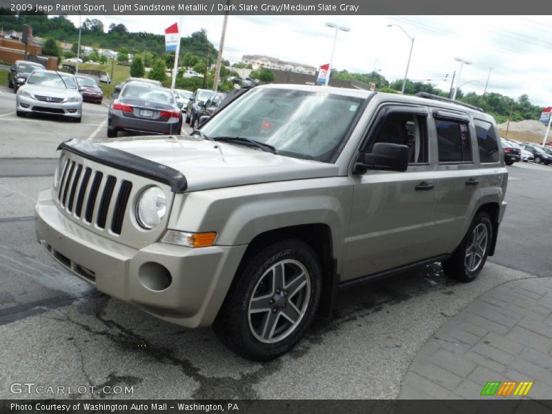 Front 3/4 View of 2009 Patriot Sport