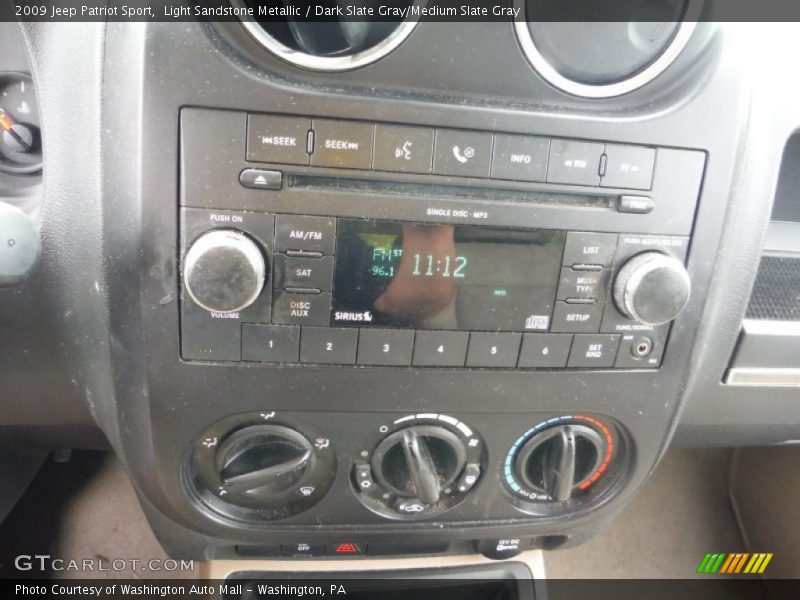 Light Sandstone Metallic / Dark Slate Gray/Medium Slate Gray 2009 Jeep Patriot Sport