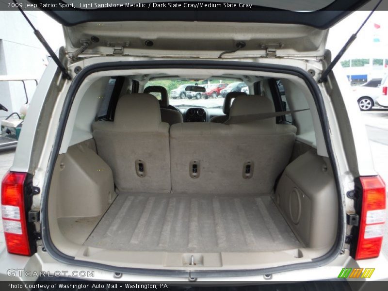 Light Sandstone Metallic / Dark Slate Gray/Medium Slate Gray 2009 Jeep Patriot Sport